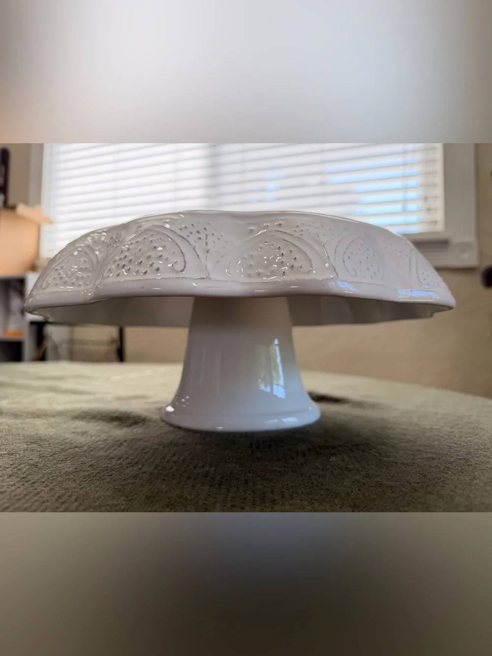 Sweet Ceramics Italy White Pedestal Cake Stand 13”x5”